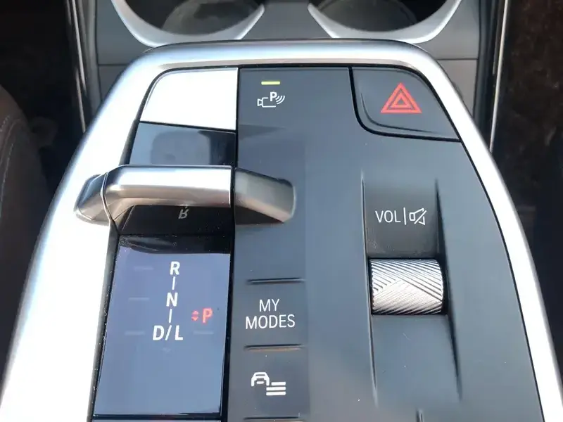2024 BMW iX1 с пробегом 32 000 км