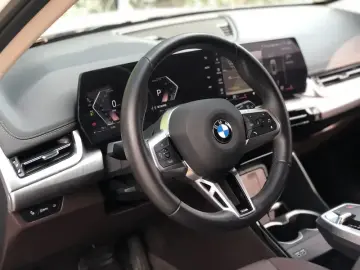 2024 BMW iX1 с пробегом 32 000 км