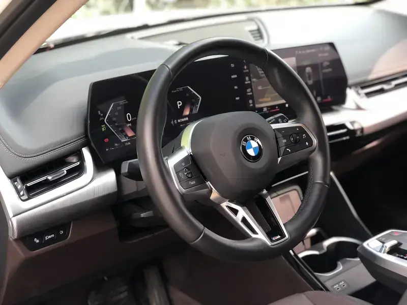2024 BMW iX1 с пробегом 32 000 км
