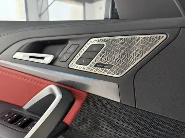 2023 BMW iX1 с пробегом 9 400 км