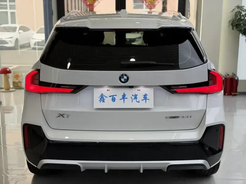 2023 BMW X1 с пробегом 15 000 км