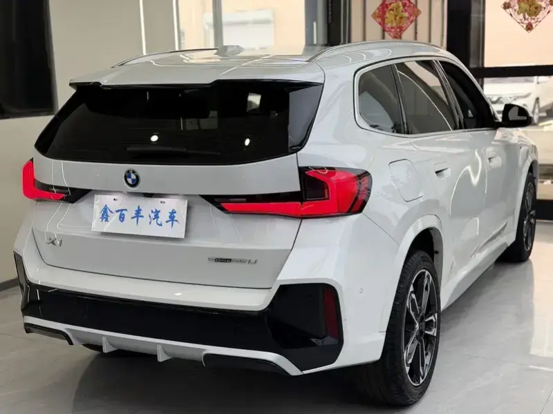 2023 BMW X1 с пробегом 15 000 км