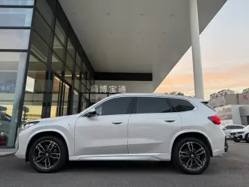 2023 BMW X1 с пробегом 14 000 км