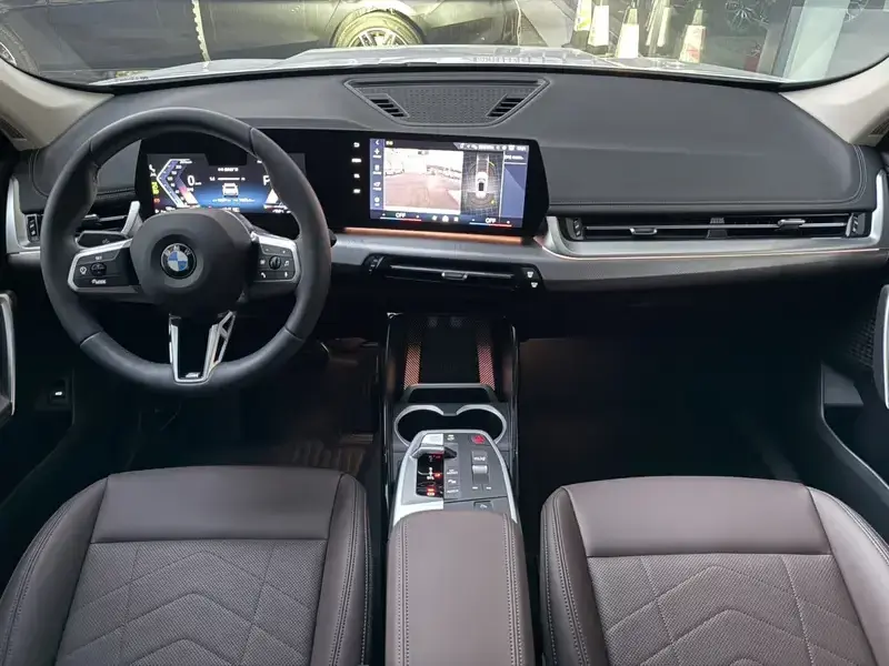 2023 BMW X1 с пробегом 14 000 км