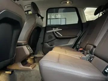 2023 BMW X1 с пробегом 14 000 км