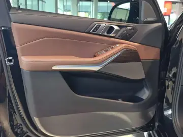 2026 BMW X7 с пробегом 3 000 км