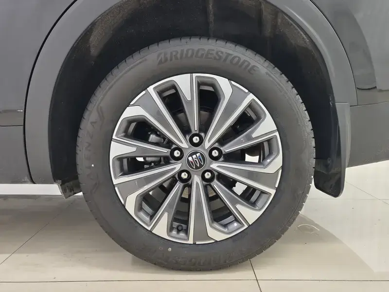 2026 Buick Envision с пробегом 5 500 км