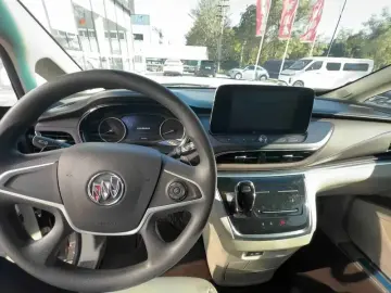 2023 Buick GL8 с пробегом 104 000 км