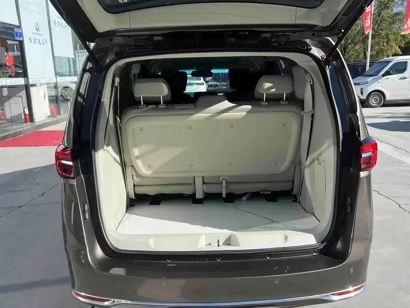 2023 Buick GL8 с пробегом 104 000 км