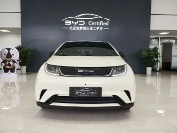2023 BYD Dolphin с пробегом 14 800 км