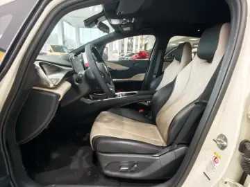 2023 BYD Dolphin с пробегом 14 800 км
