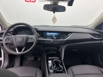 2025 Buick Regal с пробегом 2 300 км