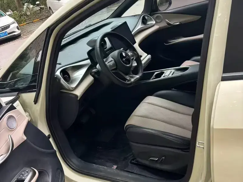 2023 BYD Dolphin с пробегом 41 600 км