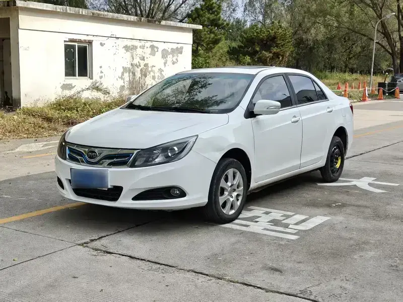 2017 BYD E5 с пробегом 67 000 км