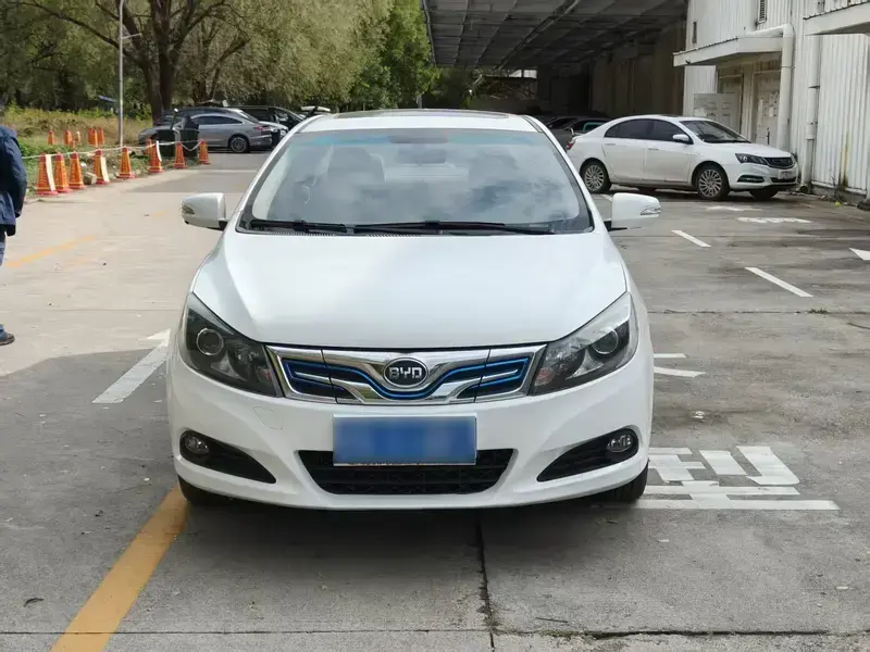 2017 BYD E5 с пробегом 67 000 км
