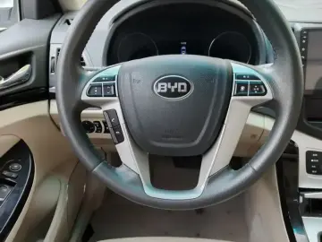 2017 BYD E5 с пробегом 67 000 км