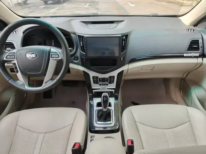 2017 BYD E5 с пробегом 67 000 км