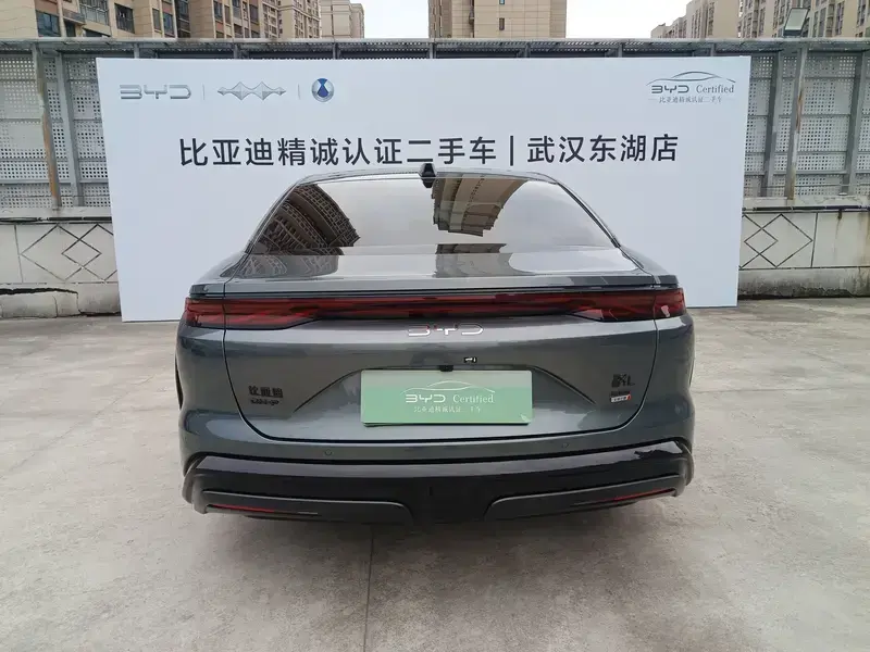 2025 BYD Han L с пробегом 5 300 км