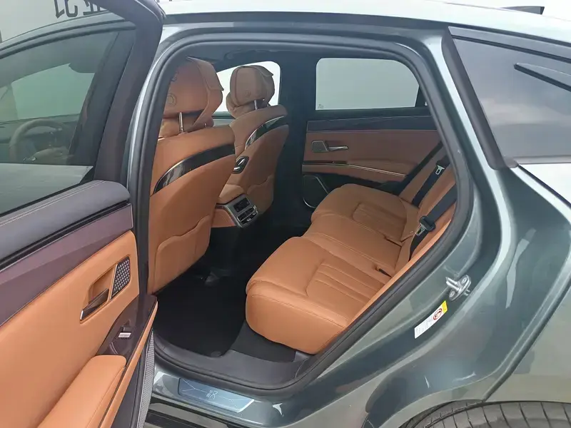 2025 BYD Han L с пробегом 5 300 км