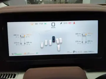 2025 BYD Xia (M9) с пробегом 15 900 км