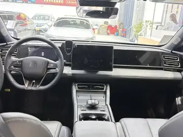 2024 BYD Qin L с пробегом 31 000 км