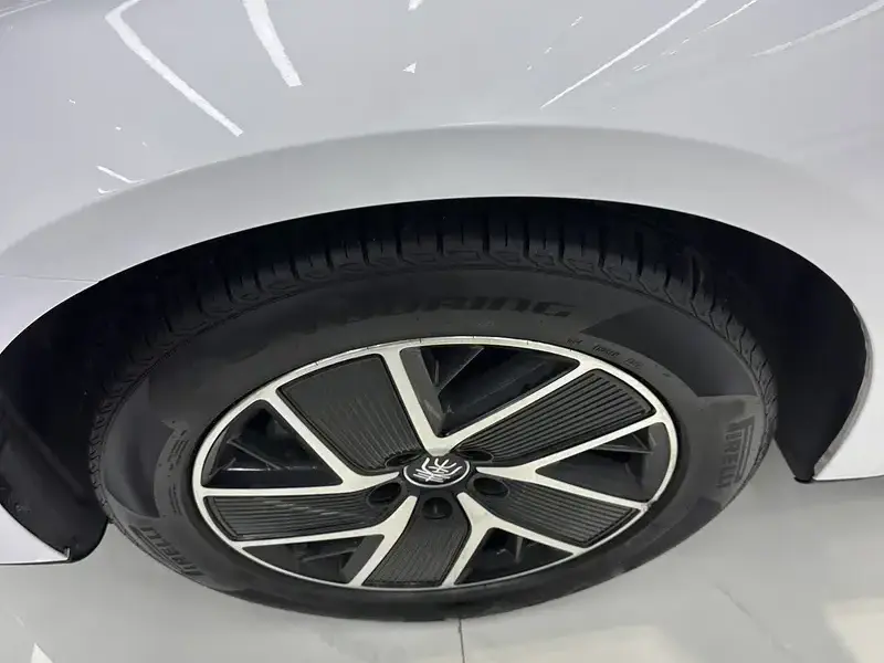 2024 BYD Qin L с пробегом 31 000 км