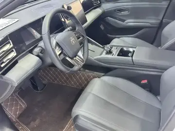 2024 BYD Qin L с пробегом 31 000 км