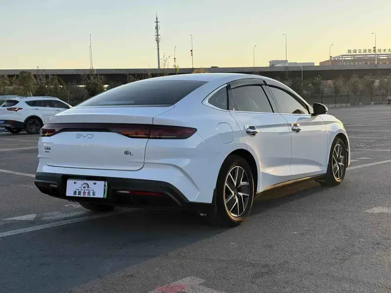 2024 BYD Qin L с пробегом 53 000 км