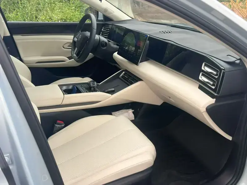 2025 BYD Qin L с пробегом 2 300 км