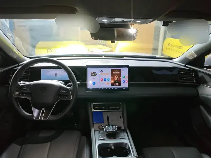 2024 BYD Qin L с пробегом 33 300 км