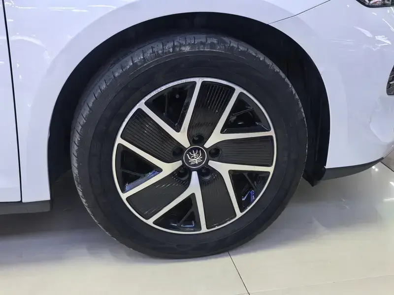 2024 BYD Qin L с пробегом 45 000 км