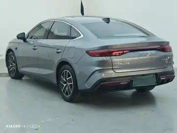 2025 BYD Qin L с пробегом 21 000 км