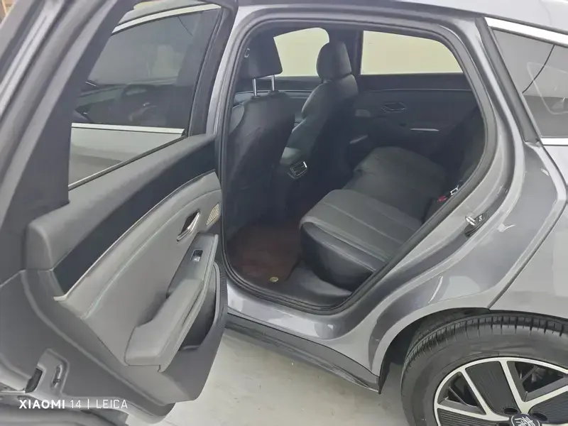2025 BYD Qin L с пробегом 21 000 км