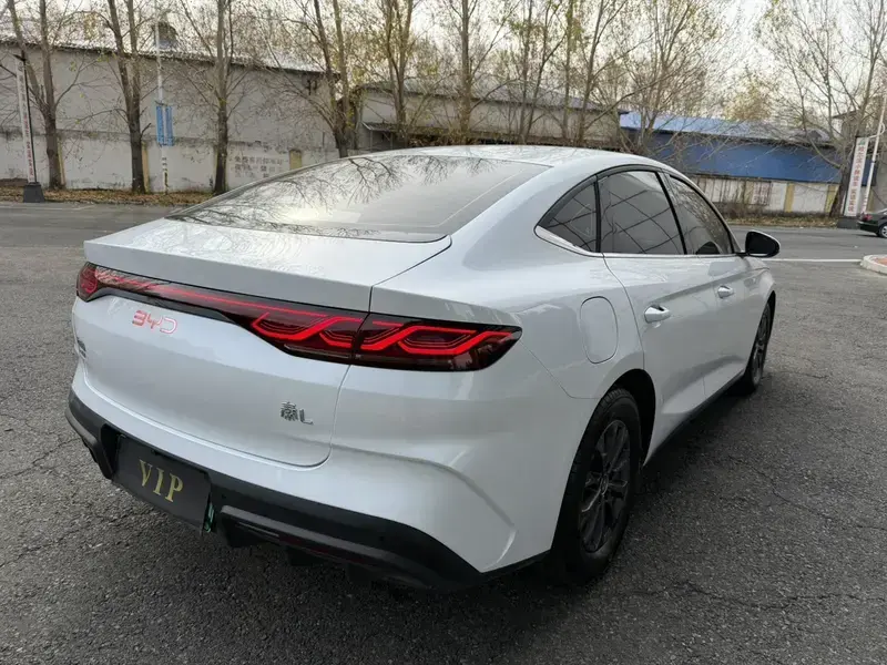 2024 BYD Qin L с пробегом 9 900 км
