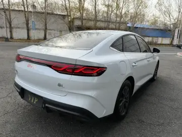 2024 BYD Qin L с пробегом 9 900 км