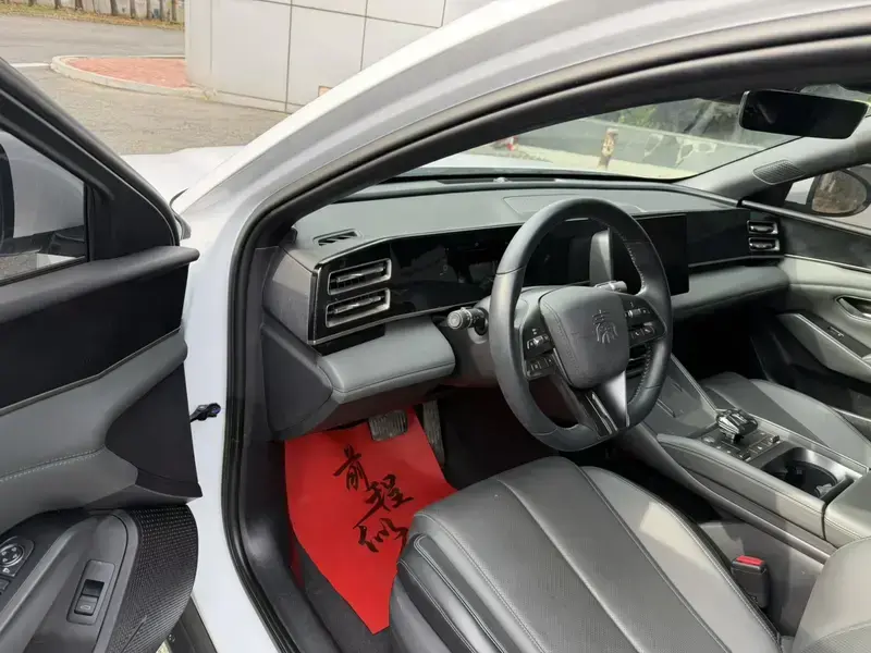 2024 BYD Qin L с пробегом 9 900 км
