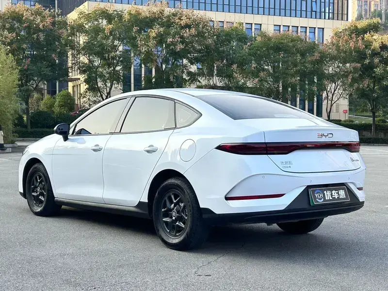 2025 BYD Qin Plus с пробегом 15 000 км