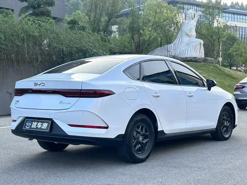 2025 BYD Qin Plus с пробегом 15 000 км