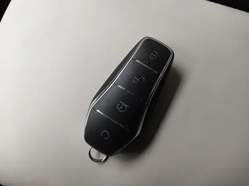 2025 BYD Seal 05 с пробегом 51 800 км