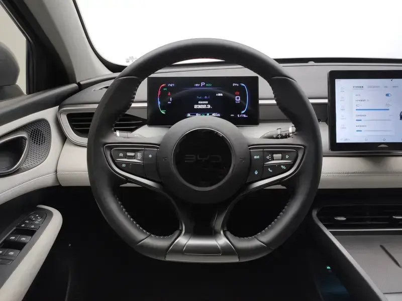 2025 BYD Seal 05 с пробегом 51 800 км