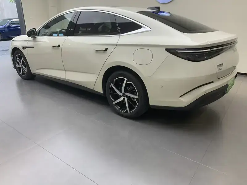 2026 BYD Seal 07 с пробегом 6 900 км