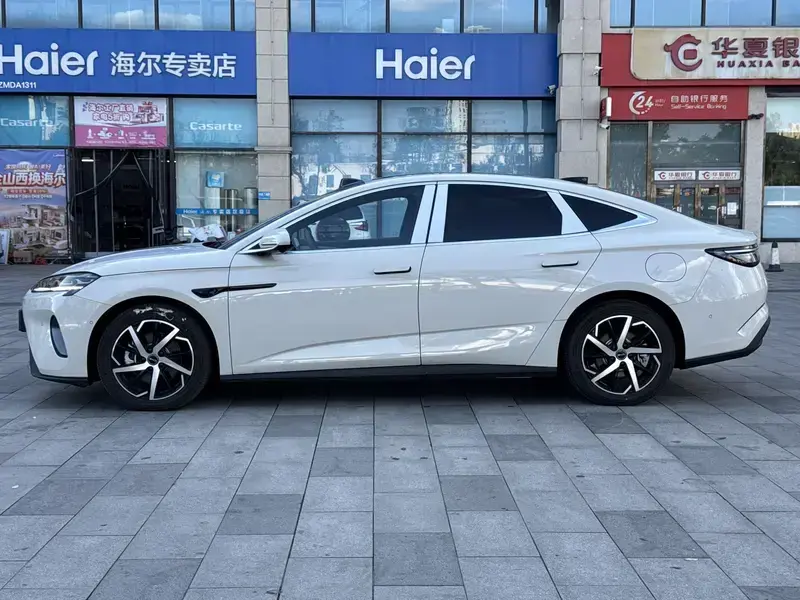 2026 BYD Seal 07 с пробегом 1 700 км