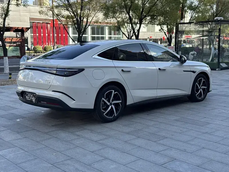 2026 BYD Seal 07 с пробегом 1 700 км