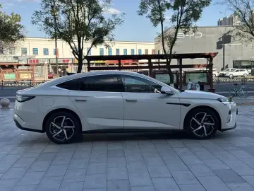 2026 BYD Seal 07 с пробегом 1 700 км