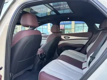 2026 BYD Seal 07 с пробегом 1 700 км