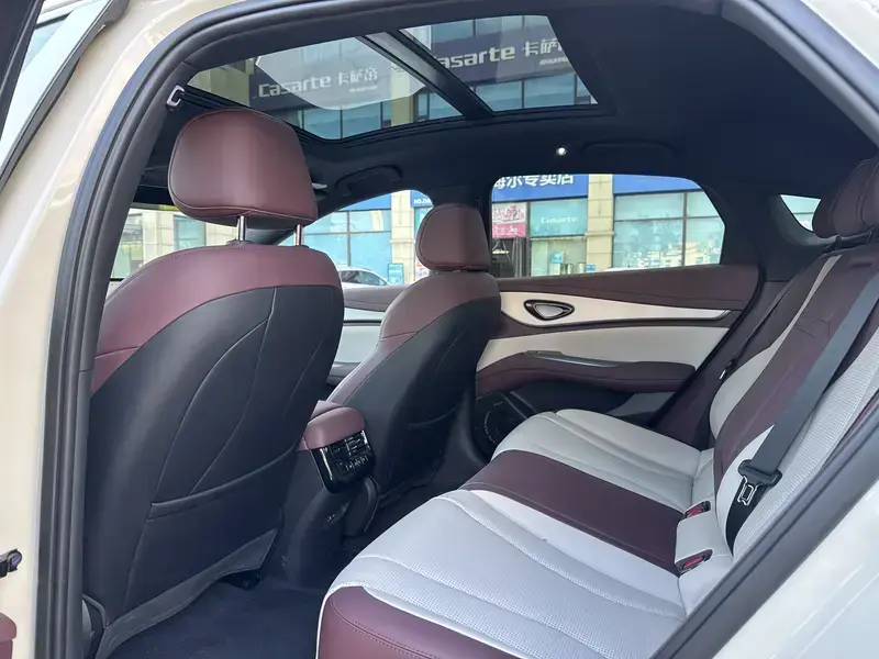 2026 BYD Seal 07 с пробегом 1 700 км