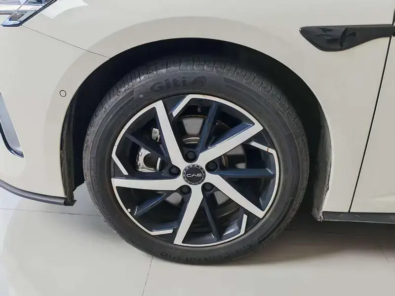 2026 BYD Seal 07 с пробегом 13 500 км