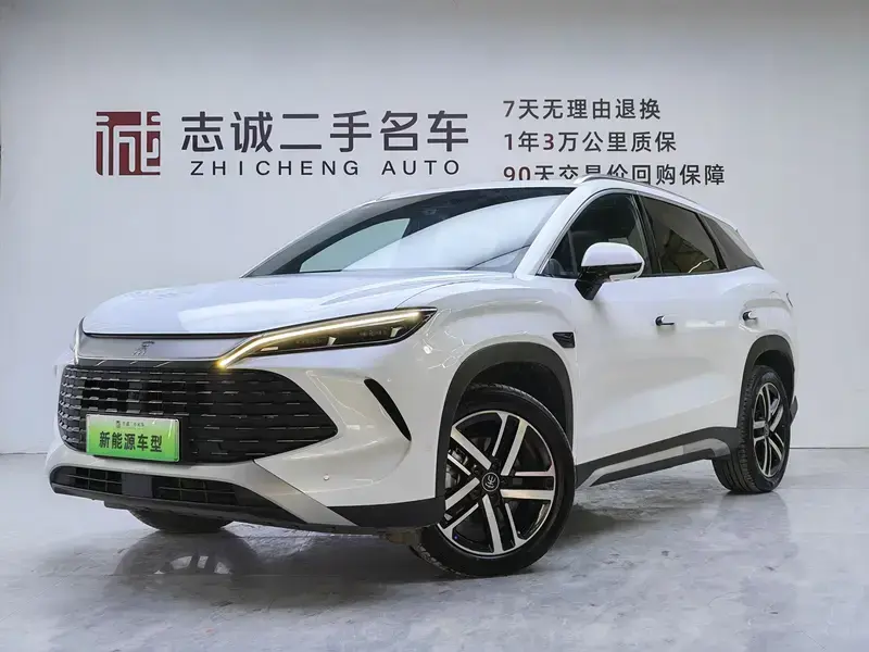 2025 BYD Song L с пробегом 16 000 км