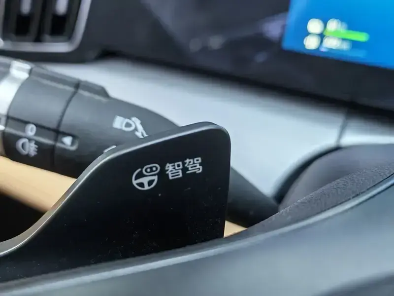 2025 BYD Song L с пробегом 16 000 км