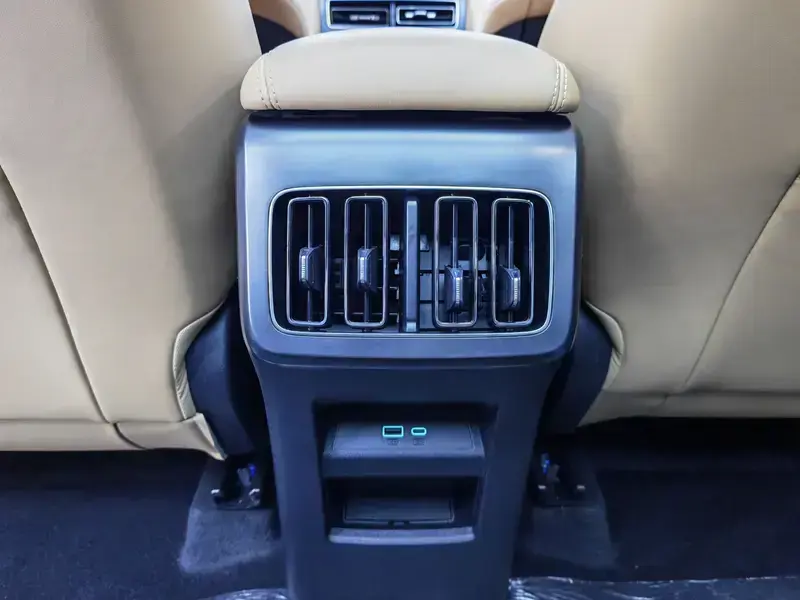 2025 BYD Song L с пробегом 16 000 км